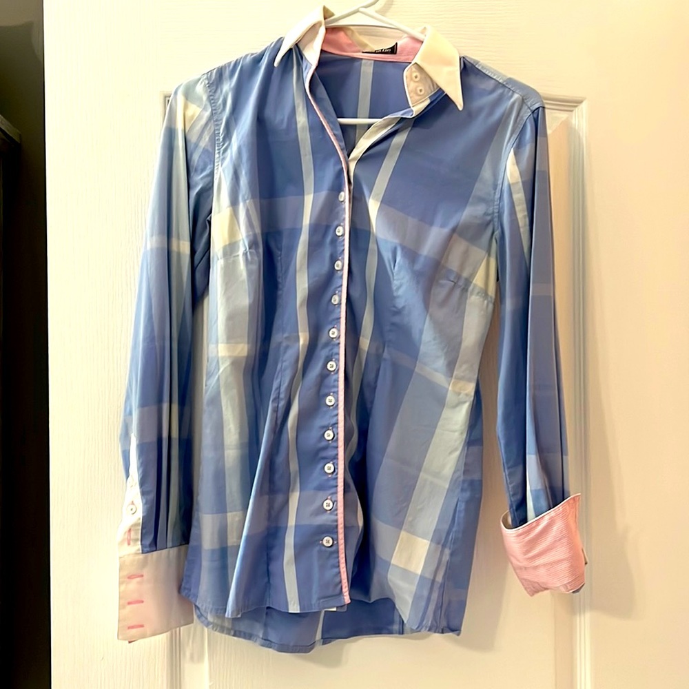 Beautifully fitted collared shirt